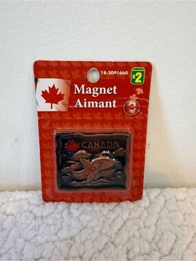 💫10/$25 • Canada Whale Souvenir Magnet - Red and Black